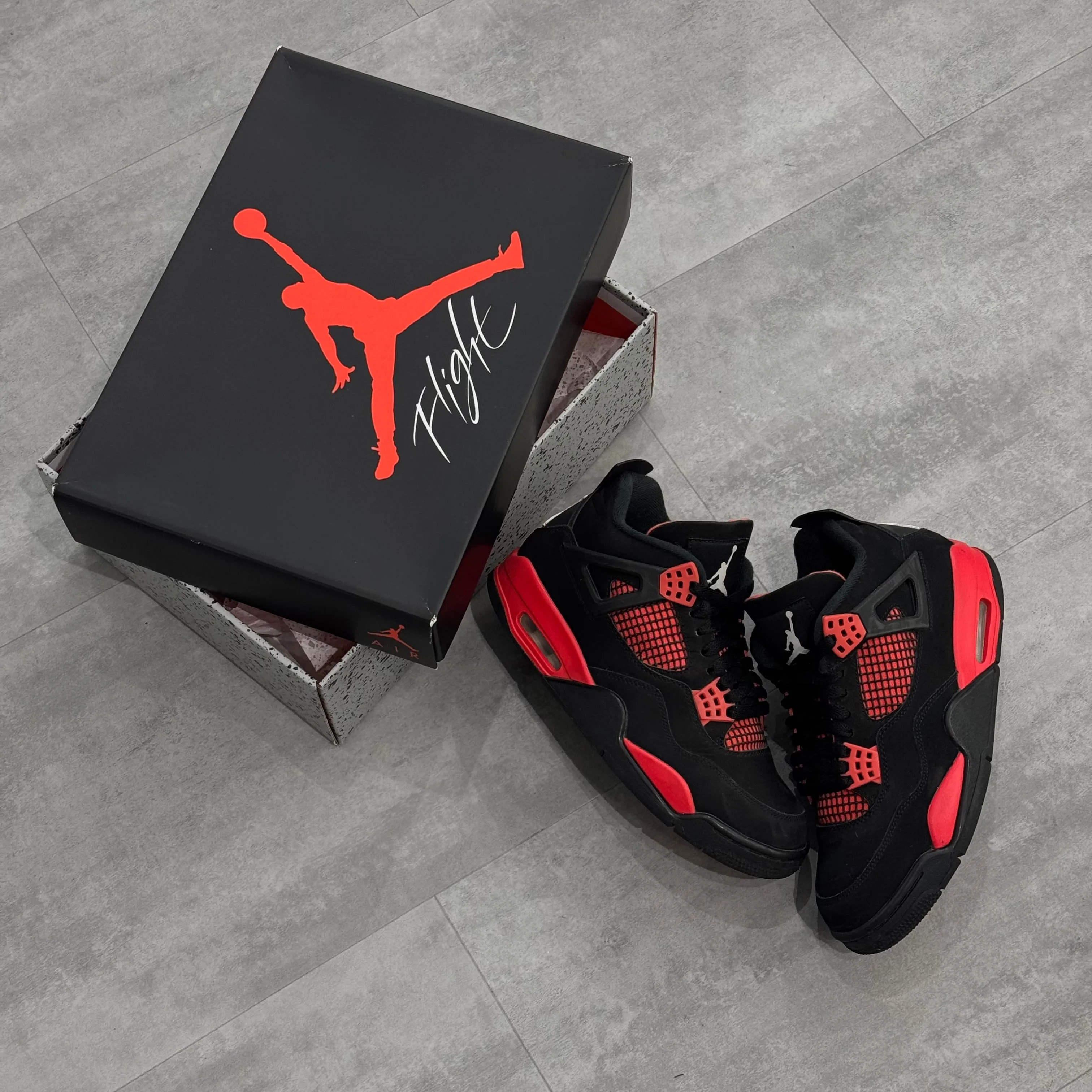 Air Jordan 4 Retro Red Thunder (41) - Usado