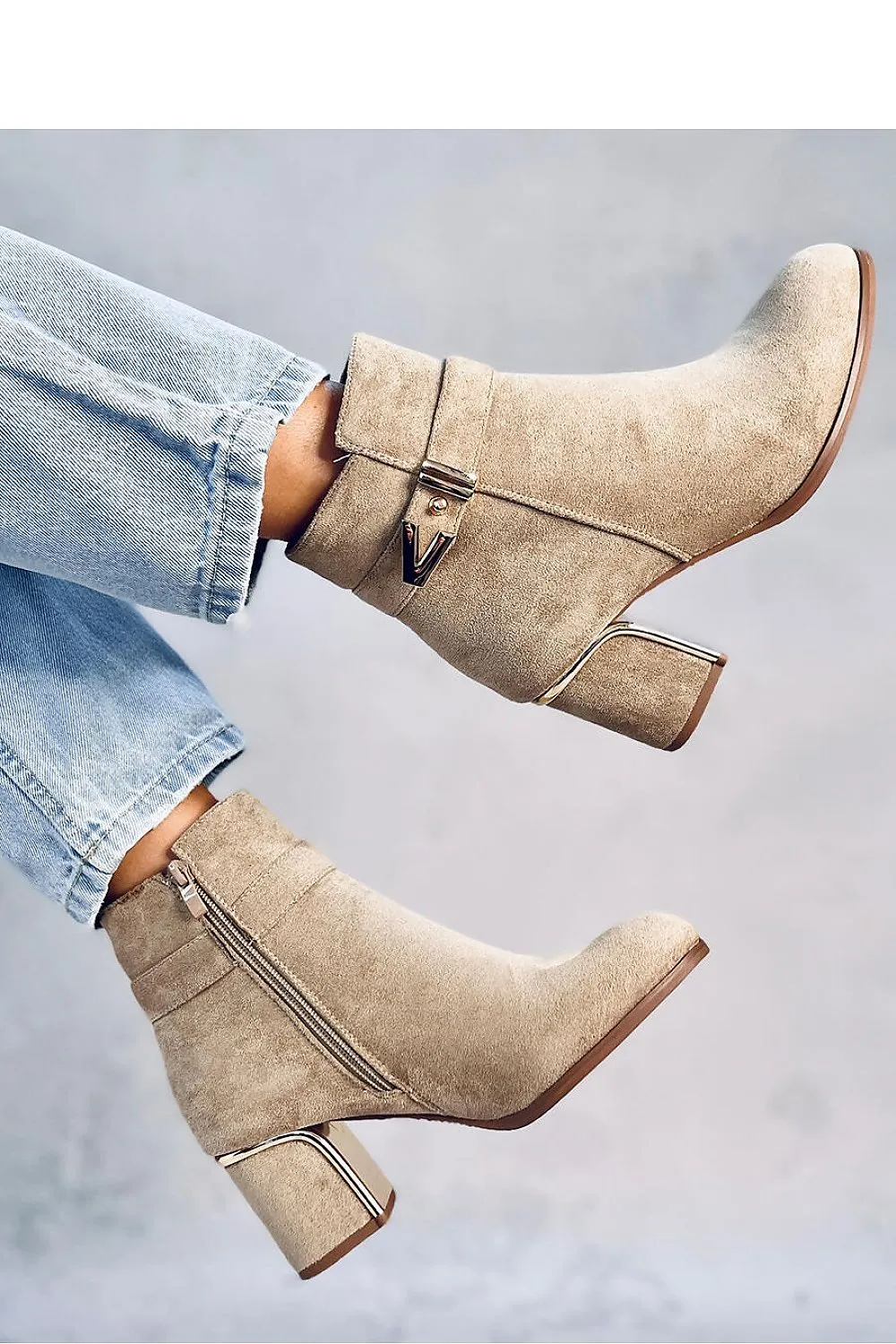 Heel boots