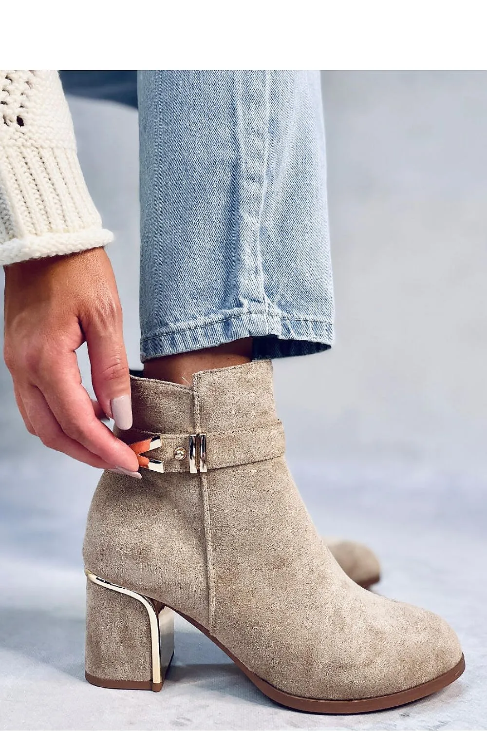 Heel boots