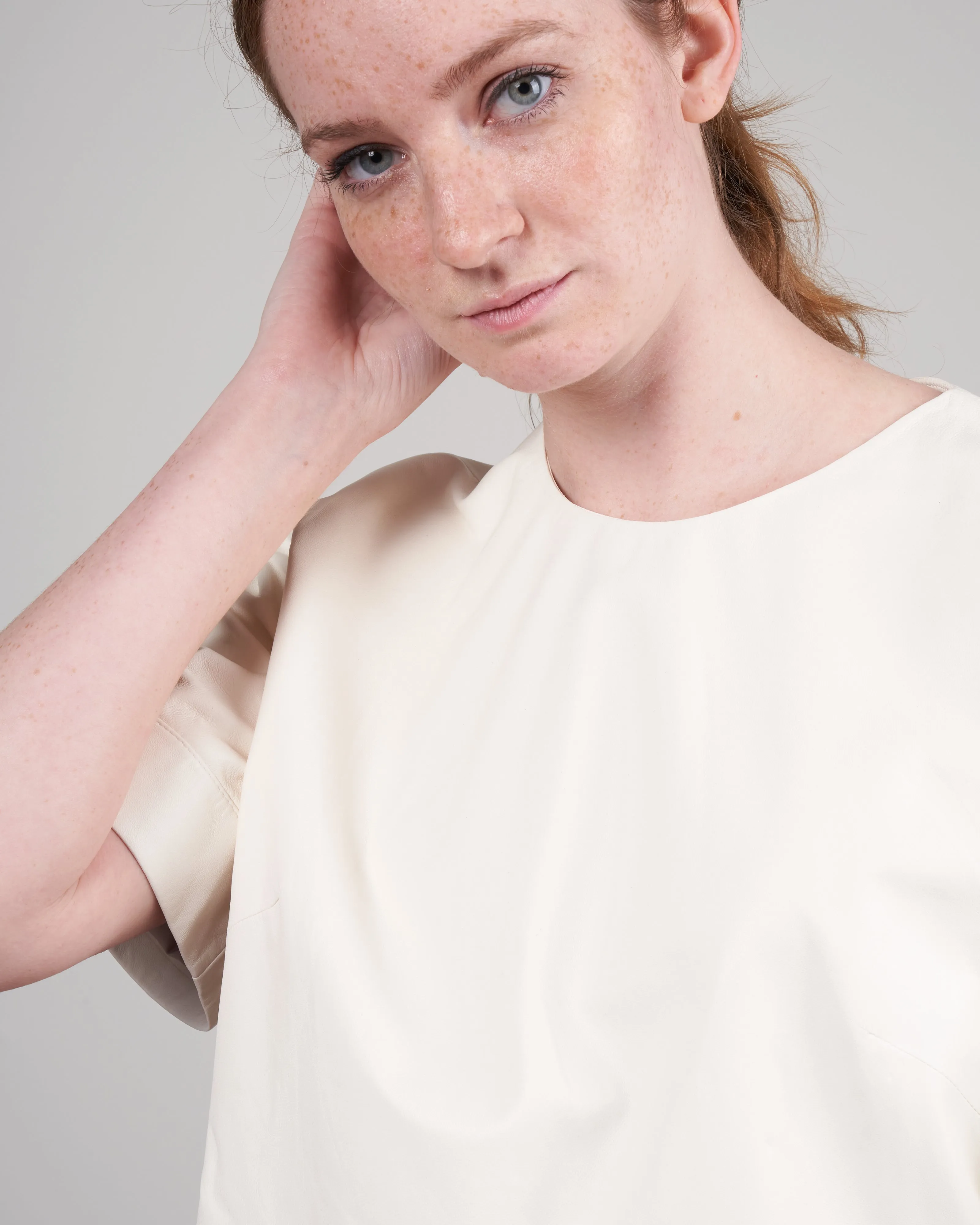 leather tee - milk