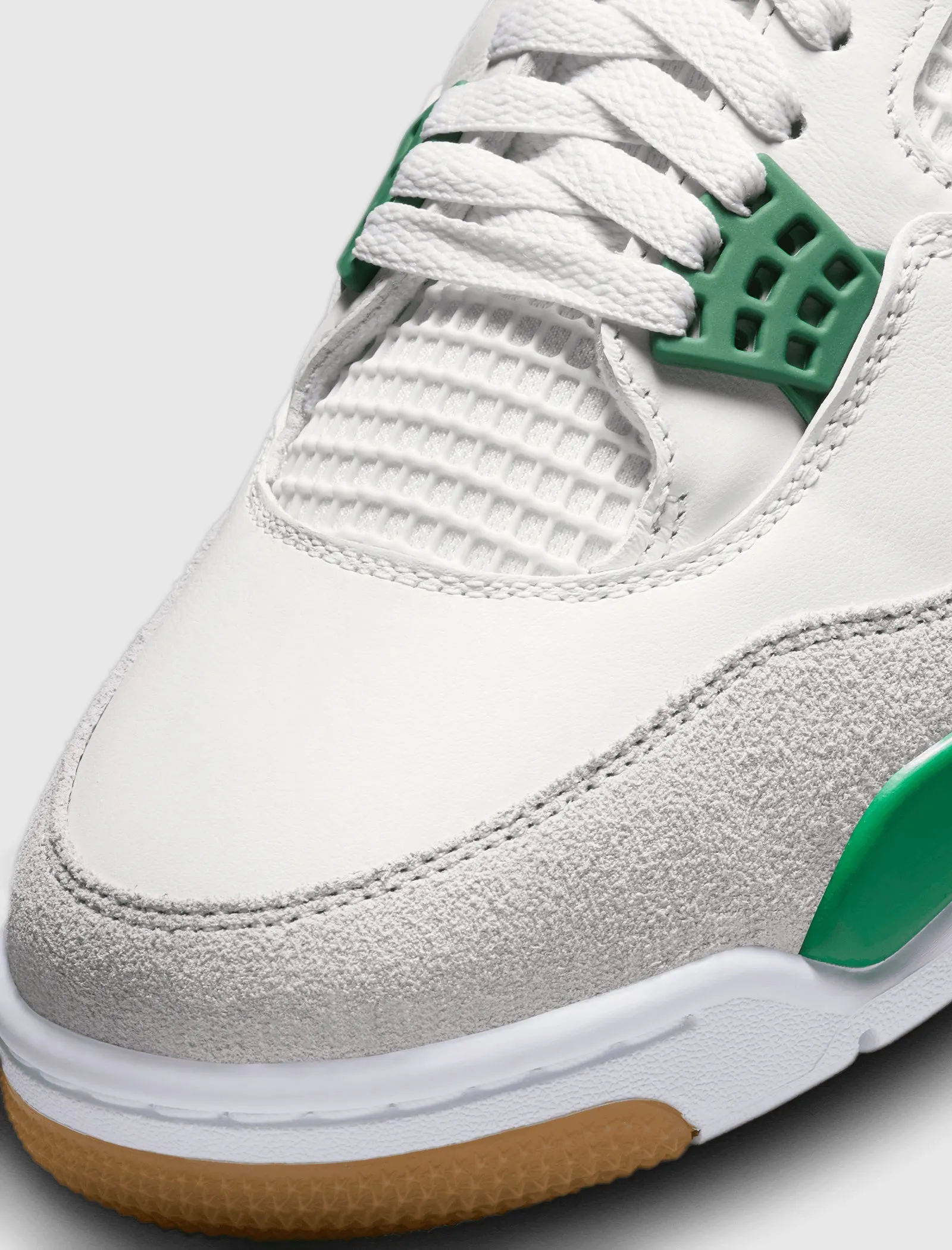NIKE SB X AIR JORDAN 4 RETRO SP "PINE GREEN"