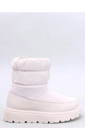 Snow boots