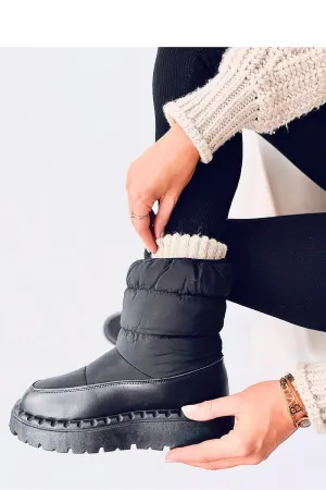 Snow boots