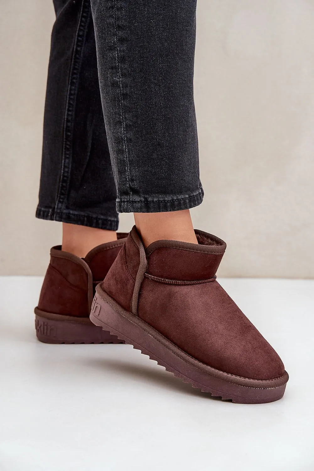Snow boots