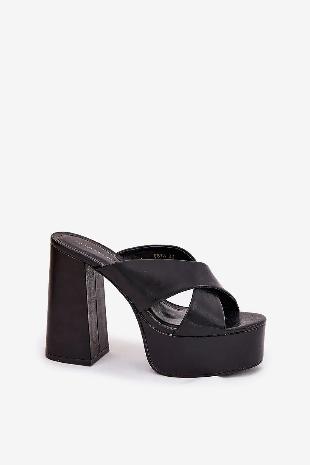 Women's sandals made of eco leather